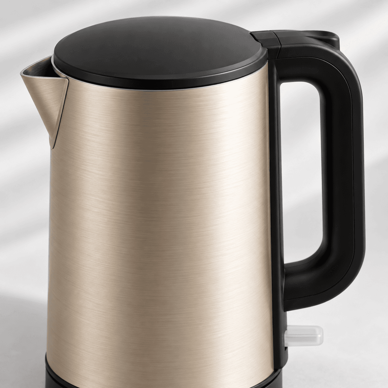 J16 1.8L double-wall electric kettle full view